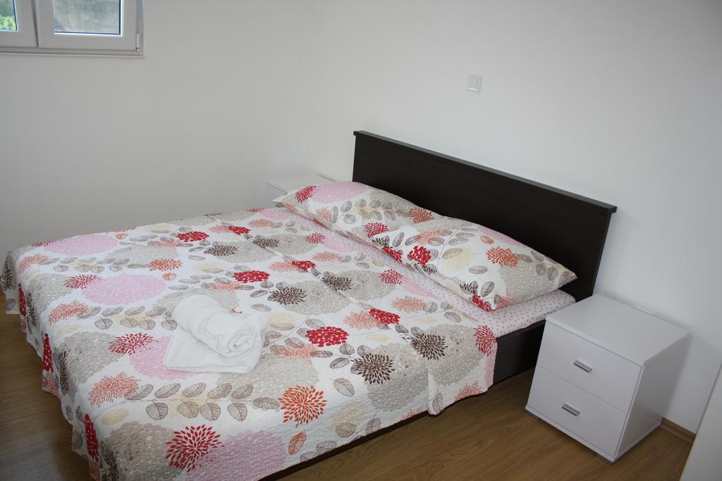 Apartments Šuker Trogir Eksteriør bilde